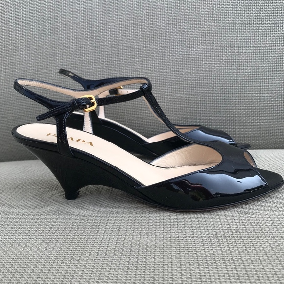 Prada Black Patent t-strap heel - Picture 5 of 7